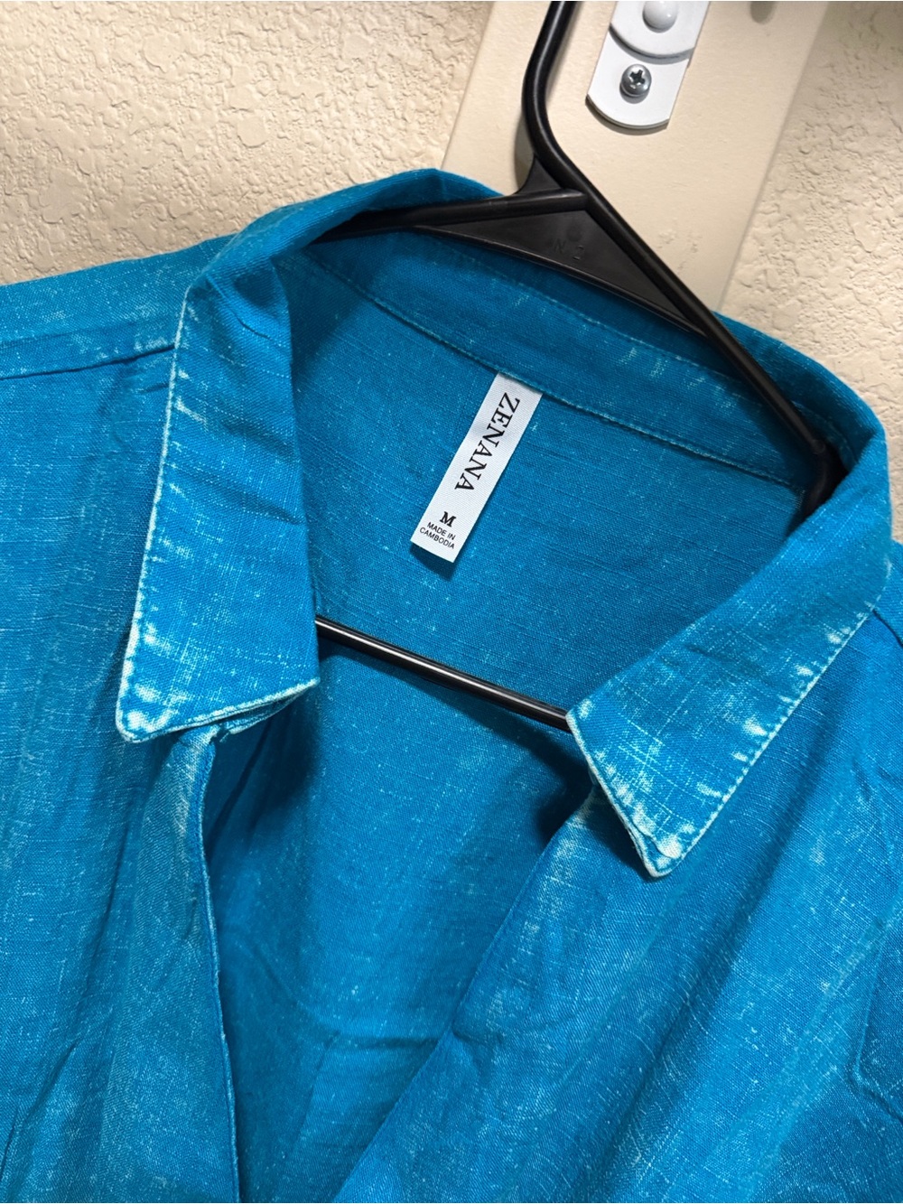 Zenana Outfitters Turquoise Cropped V-Neck Blouse - Picture 4 of 6